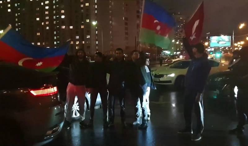 Радость от боёв в Карабахе вылилась на улицы Москвы
