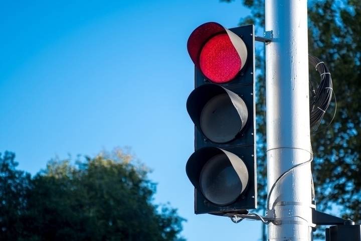 В Краснодаре отключили светофоры на перекрестке улиц Калинина и Чкалова
