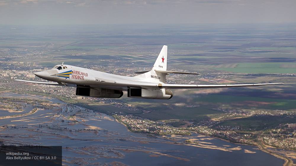 «Уйдет в точку»: в мультике НАТО F-35 не смогли перехватить русские Ту-160