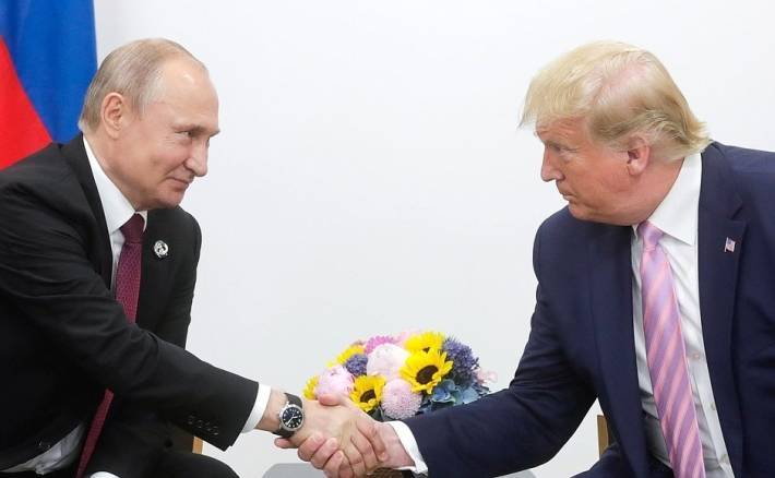Политолог назвал Россию самым самым выгодным убежищем для Трампа