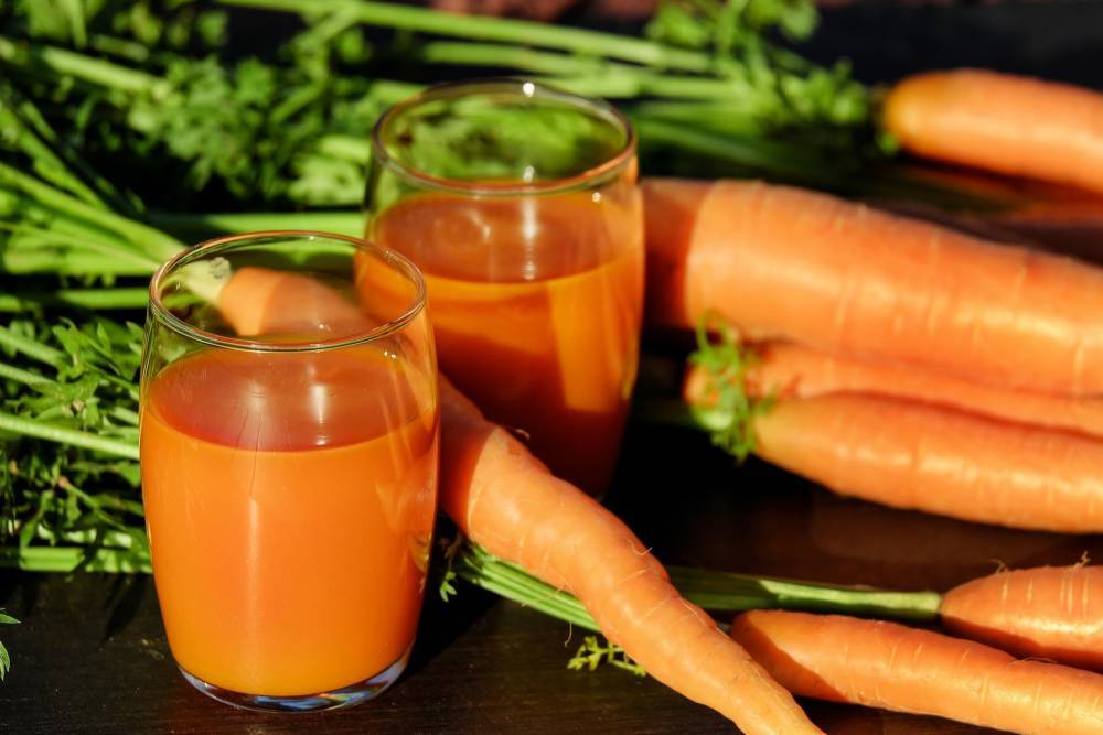 Учёные: Употребление морковного сока продлевает жизнь человека