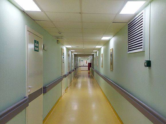 СМИ: В коронавирусной больнице Новосибирска совершил суицид пациент