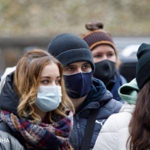 За сутки в Украине выявили почти 12,5 тысяч случаев коронавируса