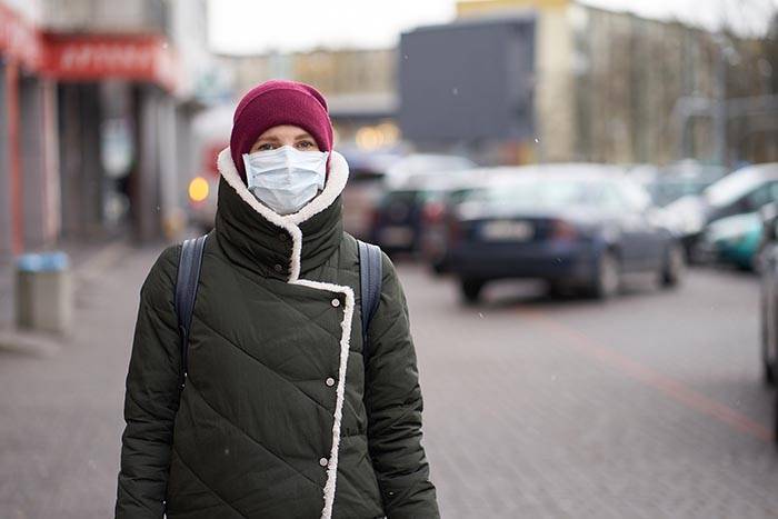 Меркель предупреждает о третьей волне пандемии зимой