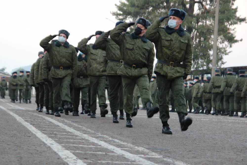 В белорусской армии начался новый учебный год. Репортаж из 557-й инженерной бригады, где учат саперов и осваивают понтонно-мостовые специальности