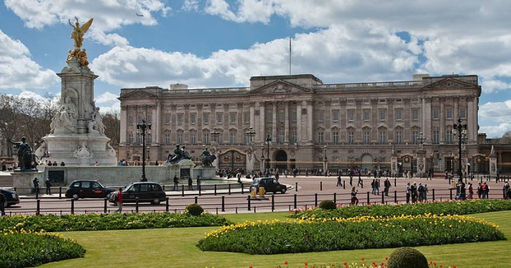 Слуга британской королевы Елизаветы II похитил из дворца вещей на 100 тысяч фунтов