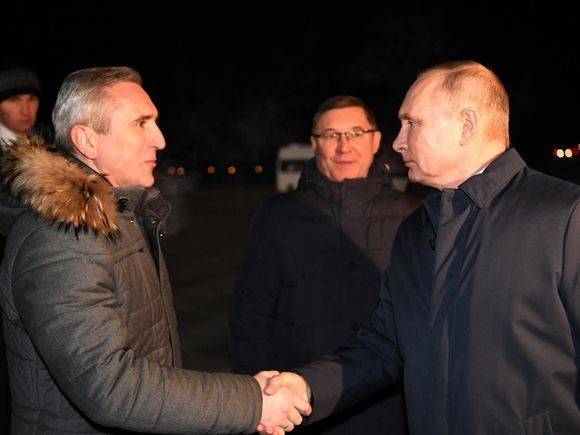 «А Путин знает?»: В Тобольске — многокилометровые пробки из-за визита президента (видео)