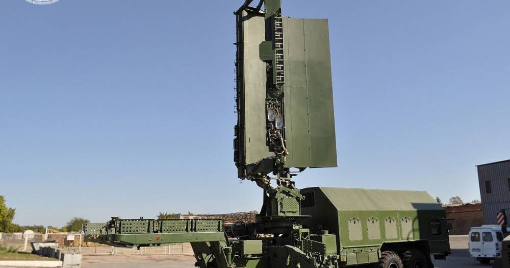 Укрборонпром передал армии новую "беспилотную" радиолокационную станцию 35Д6М и 5 улучшенных БТРов