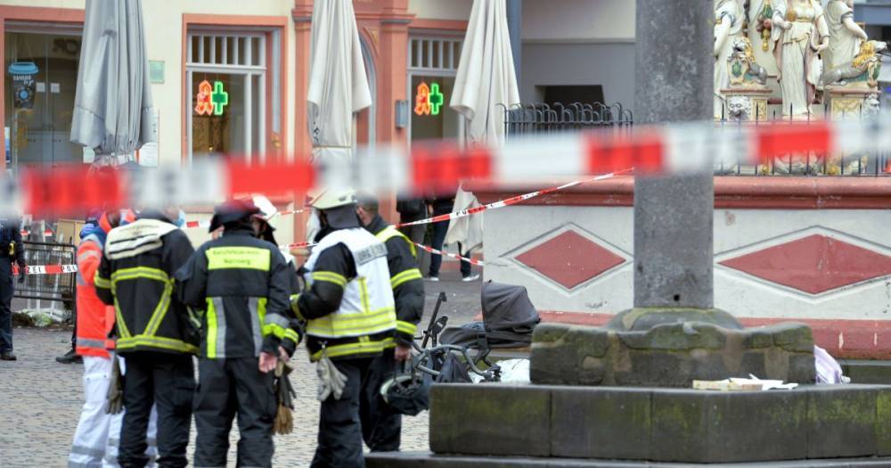 Наезд на пешеходов в немецком Трире: число погибших увеличилось до четырех, 30 человек ранены (9 фото)