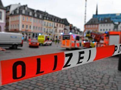 В Германии водитель внедорожника насмерть задавил четырех пешеходов и ранил 15