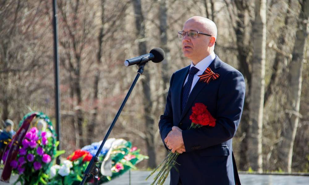 Карельский парламент закажет роз, гвоздик и других цветов почти на 100 тысяч рублей