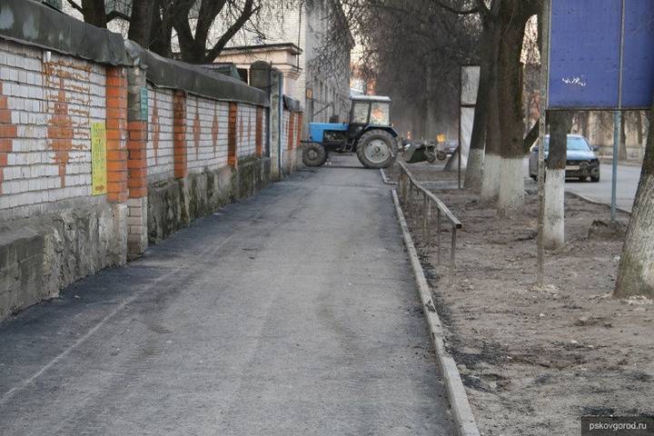 Псковских подрядчиков оштрафуют по максимуму за срыв сроков дорожного ремонта