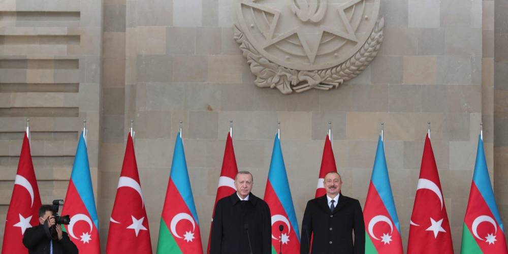С Алиевым и Эрдоганом. В Азербайджане прошел парад в честь победы в Нагорном Карабахе — фото, видео
