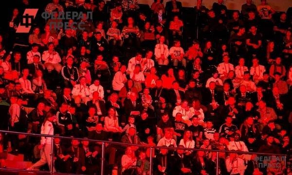 Екатеринбургские болельщики просят губернатора пустить их на трибуны