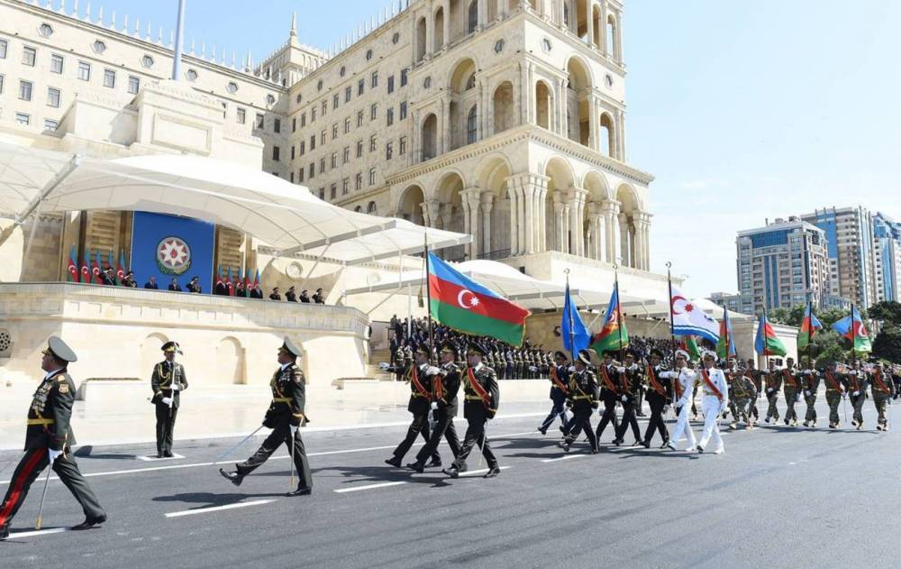 С Эрдоганом и турецкими военными: в Баку прошел парад к победе в Карабахе