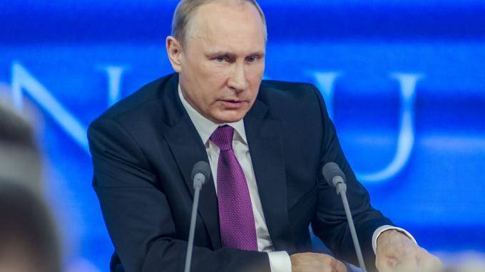 Путин заявил, что Сафронову инкриминируются преступления в период работы в "Роскосмосе"