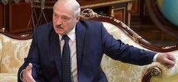 Лукашенко попросил у России еще денег и оружия