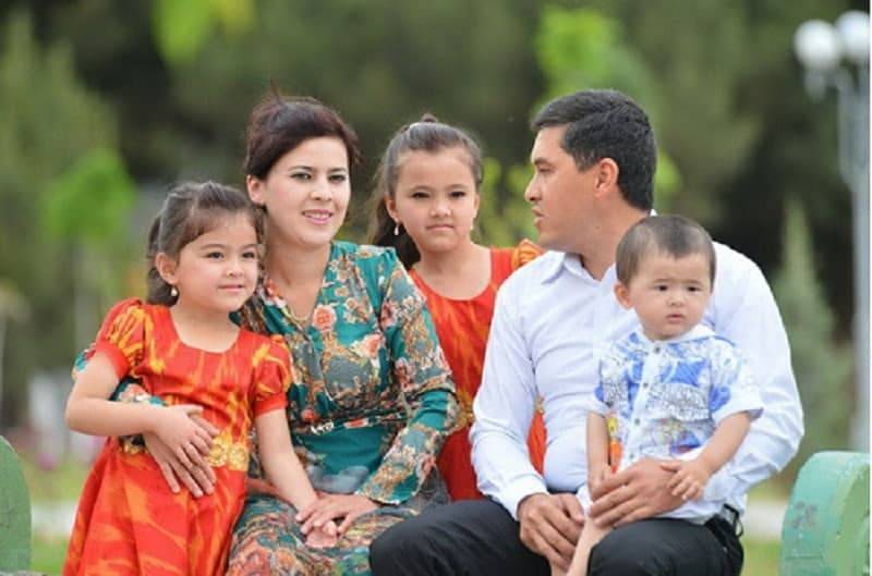 В Ташкенте выстроилась очередь за сиротами