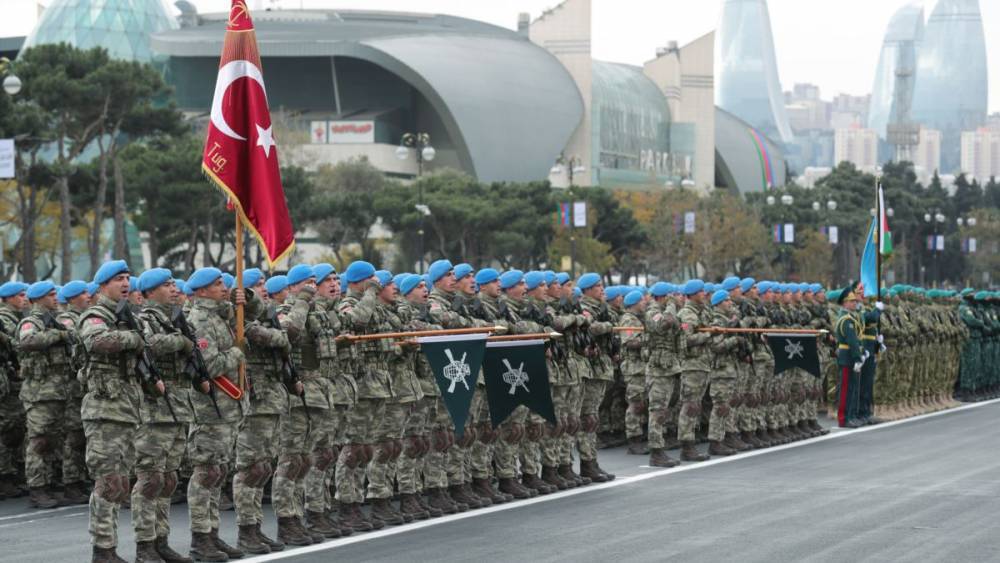 В Баку прошёл военный парад в честь окончания войны в Карабахе
