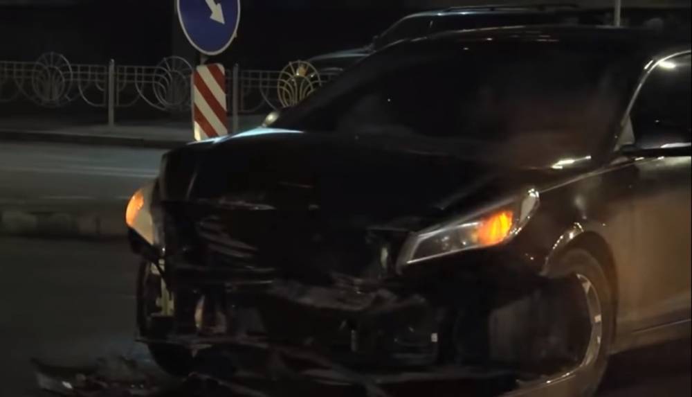 В Соломенском районе Киева авто влетело в электроопору, есть погибшие