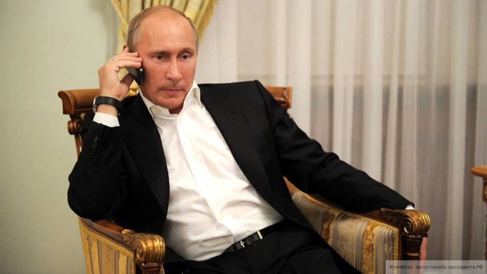 Путин дозвонился до 97-летней пенсионерки, которая хотела с ним пообщаться