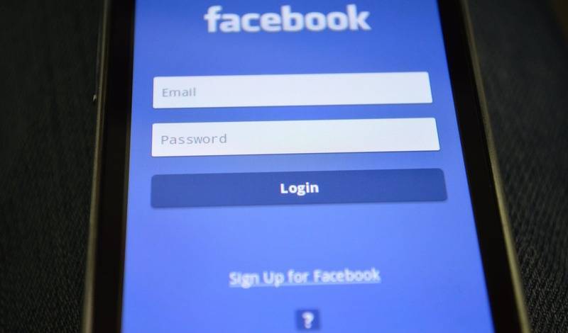 Американские антимонопольщики подали иски против Facebook