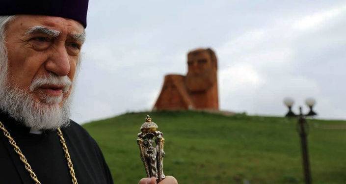 Надо избежать внутренней конфронтации: Арам I указал армянам на слова Эрдогана и Алиева