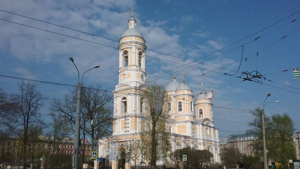 Власти Петербурга не будут проверять храмы: "Это не бары, отношение разное"
