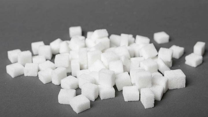 Правительство дало установку производителям зафиксировать цены на сахар и масло