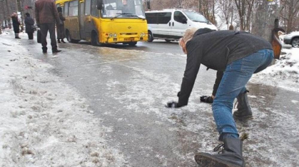 В Киеве транспорт работает с перебоями из-за гололеда