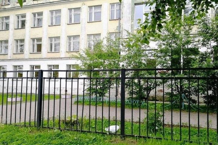 По факту обрушения потолка в школе № 22 Архангельска возбудили дело