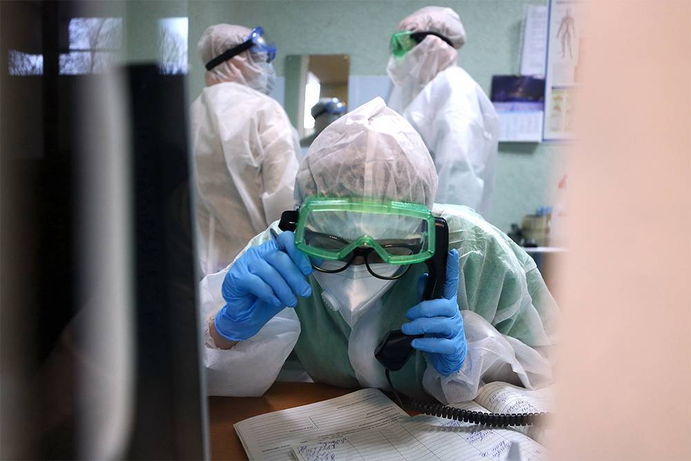 В России за день умерли от коронавируса 613 человек — это новый максимум