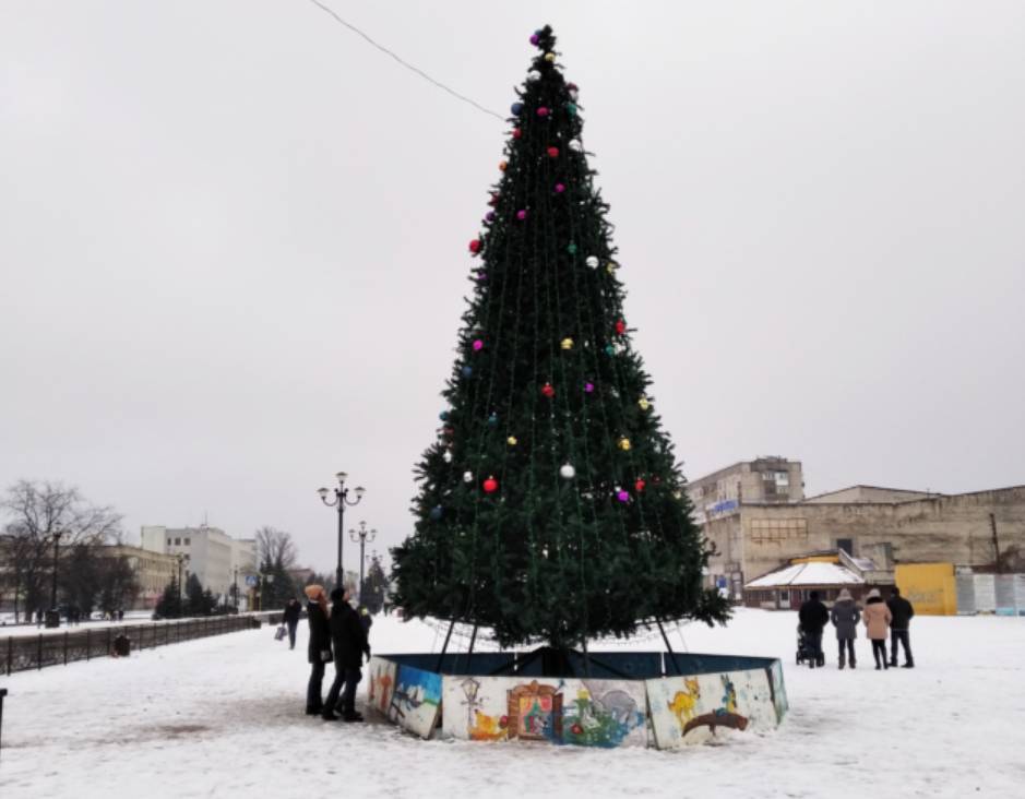 В Лисичанске 19 декабря откроют городские елки: анонс мероприятий