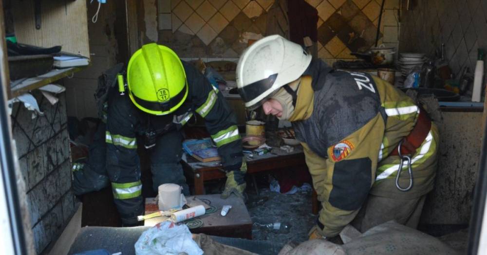 В Днепре произошел взрыв в доме: под завалами нашли мужчину