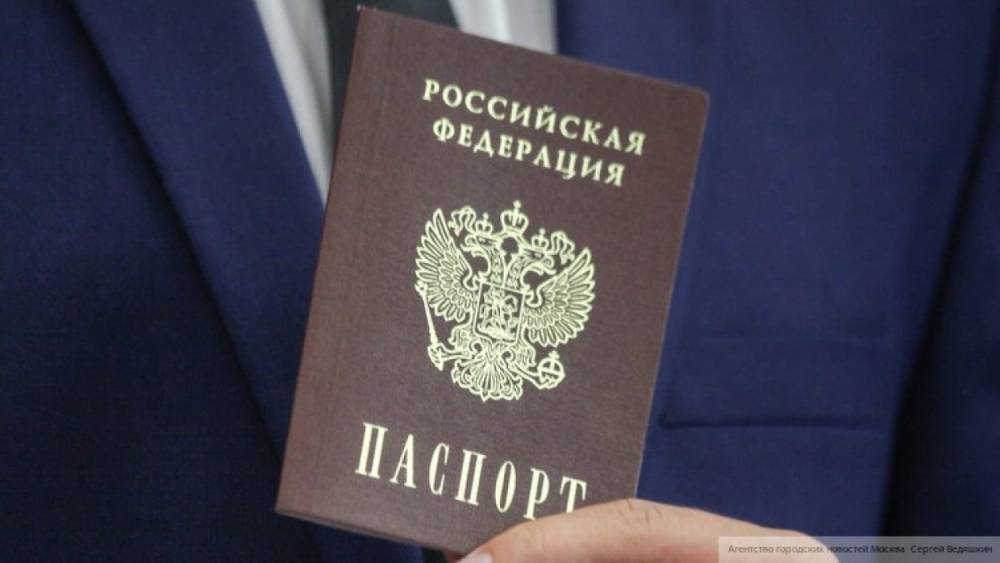 Просивший у Путина гражданство итальянец получил российский паспорт