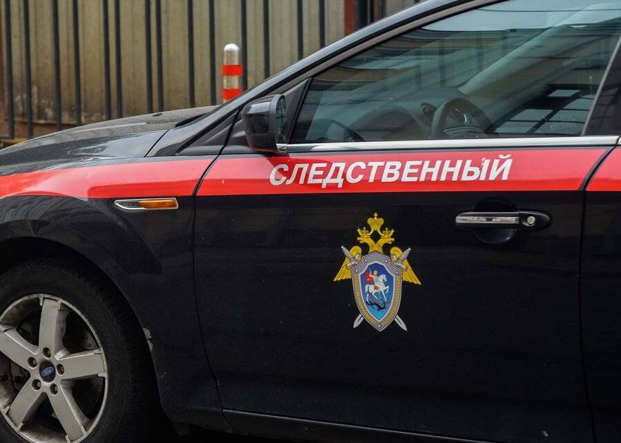 Тела ребенка и мужчины обнаружили у одного из домов на северо-востоке Москвы