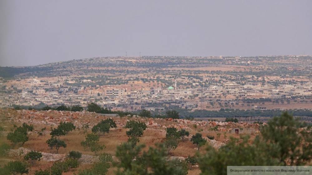 Российские и сирийские военные подорвали пещерную базу террористов в Идлибе