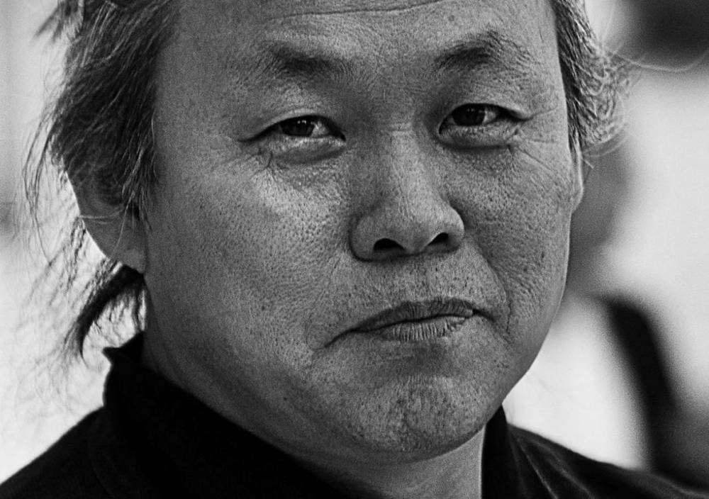 Умершего корейского режиссера Ким Ки Дука кремируют в Латвии