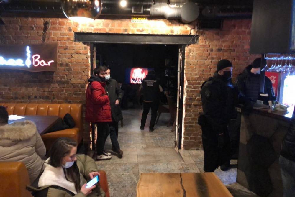 Посетителей петербургских баров начали штрафовать вместе с заведениями