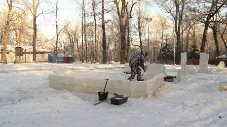 В парке имени В. Г. Белинского строится ледяной городок