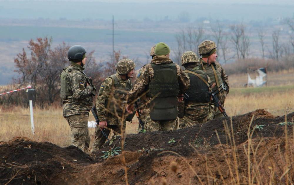 Боевики трижды нарушили перемирие на Донбассе, двое военных ранены