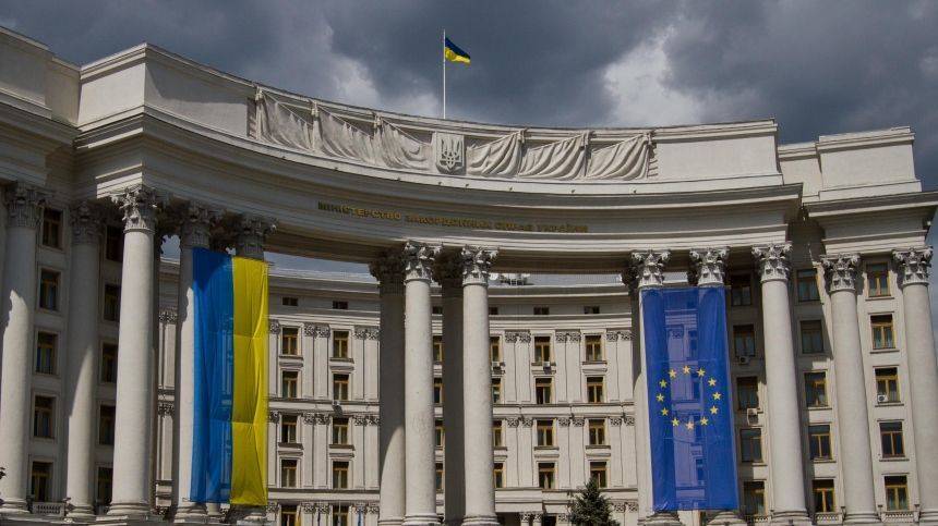 Киев выразил протест из-за расширения Россией списка санкций