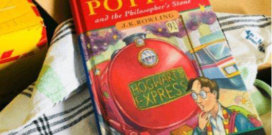Книгу первого издания Гарри Поттера продали на аукционе за 90 тысяч долларов