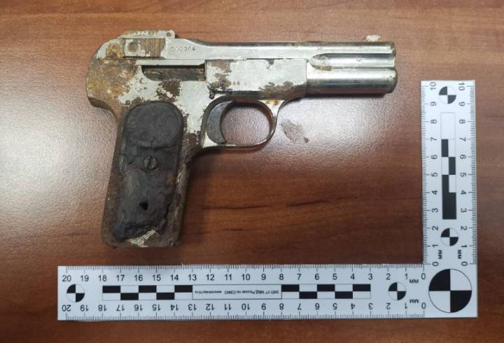 У пассажира Московского вокзала в Петербурге нашли 120-летний пистолет