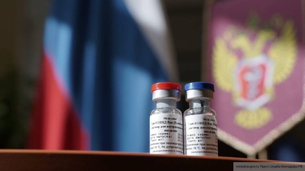 Врач из Киева призвал не делить вакцины от COVID-19 по странам-изготовителям