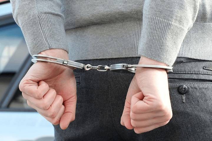 Полиция со стрельбой задержала пьяного водителя Lada в Ленобласти