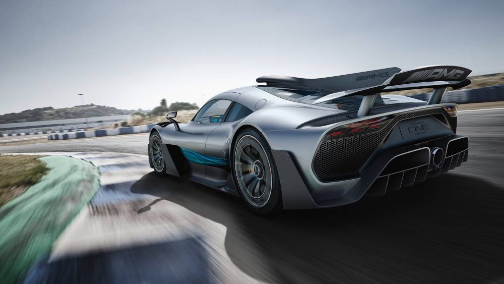 Мечта для любого геймера: смотри, как выглядит симулятор езды на Mercedes-AMG One