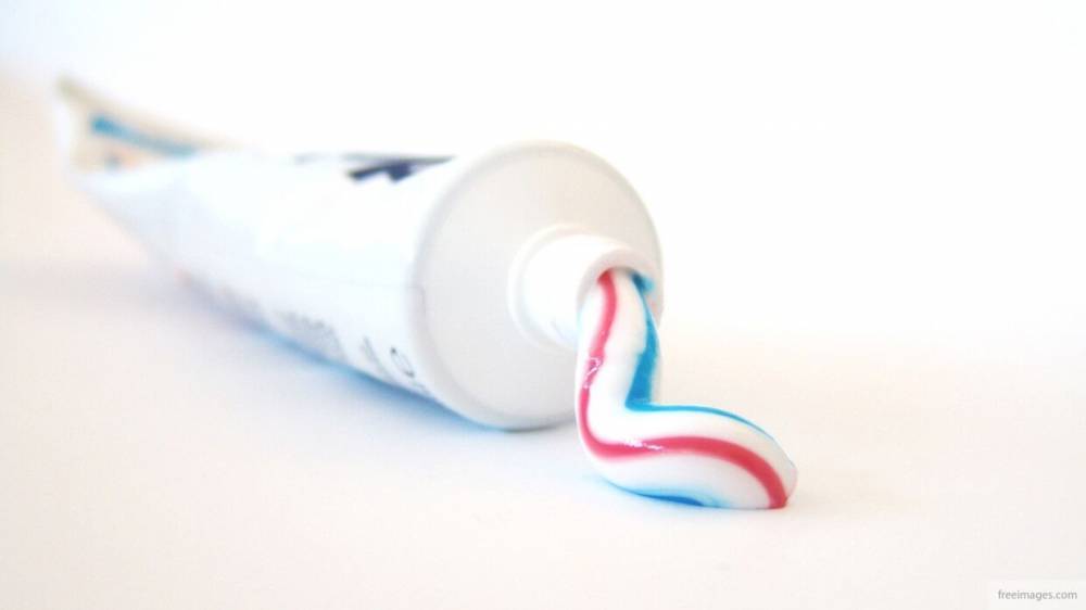 Вирусолог оценил эффективность нейтрализации COVID-19 зубными пастами