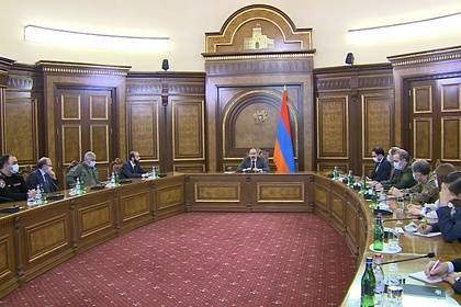 Пашинян рассказал об остановивших бои в Карабахе российских миротворцах