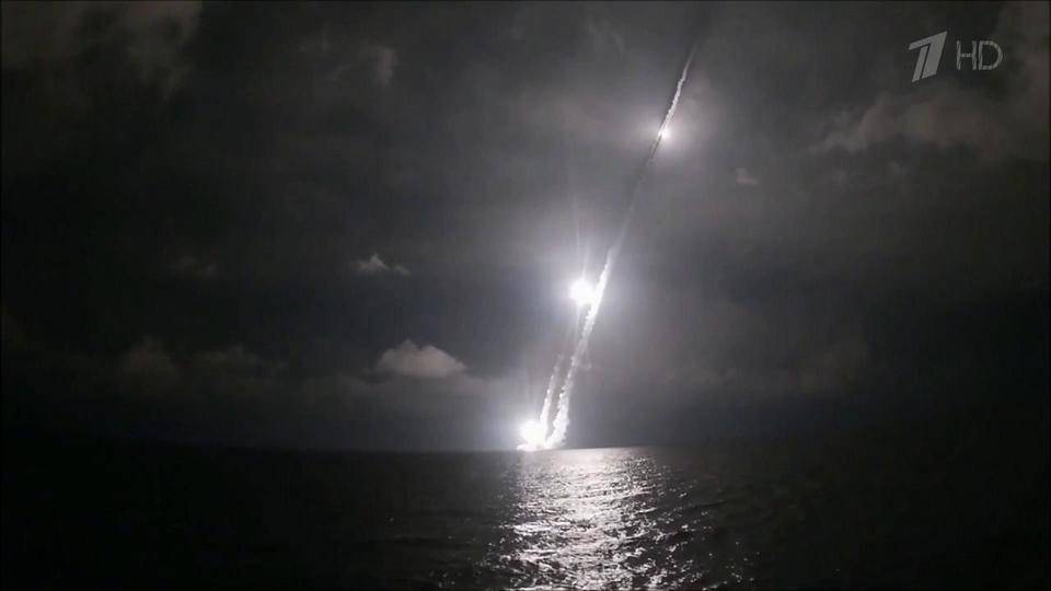 Владимир Путин принял участие в запуске четырех баллистических ракет